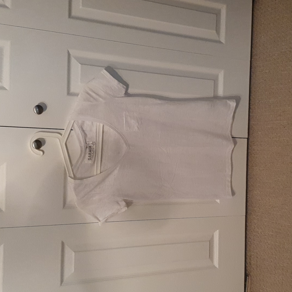 NWOT Garage White V Neck Pocket T short size XS